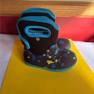 Baby Bog boots teal and black toddler size 5